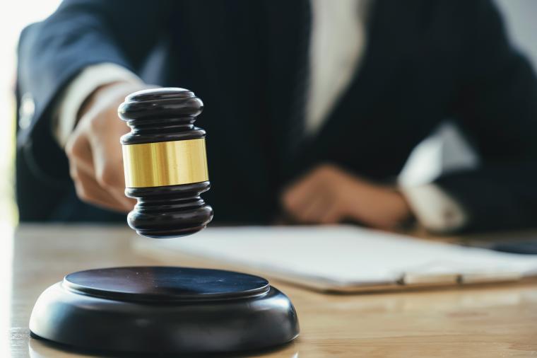 judge using gavel